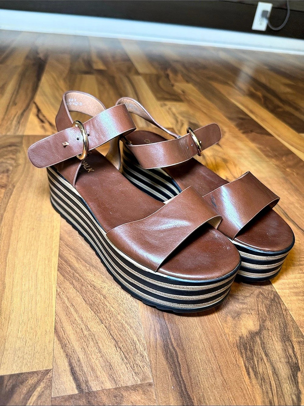 Catwalk Platform Wedge Sandals brown